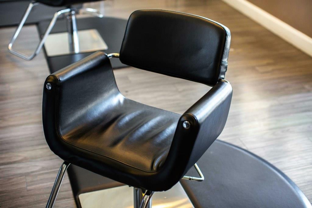 Imagen de una silla de alta dirección vacía, para acompañar el artículo sobre jubilación de BIPLAZA, consultoría y asesoría de empresas en Canarias